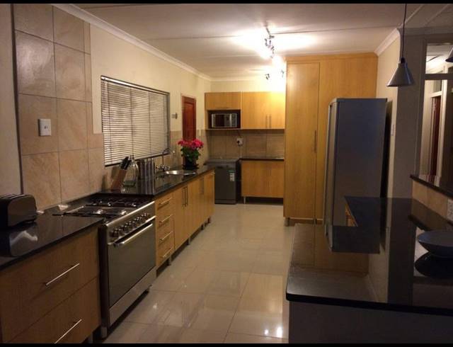 3 BEDROOM HOUSE FOR SALE IN SECUNDA